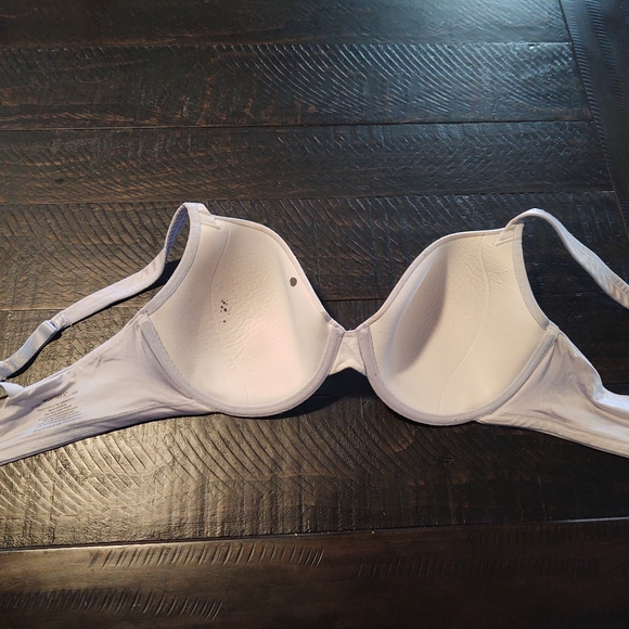 36D Bra very comfortable lilac color - Picture 4 of 4